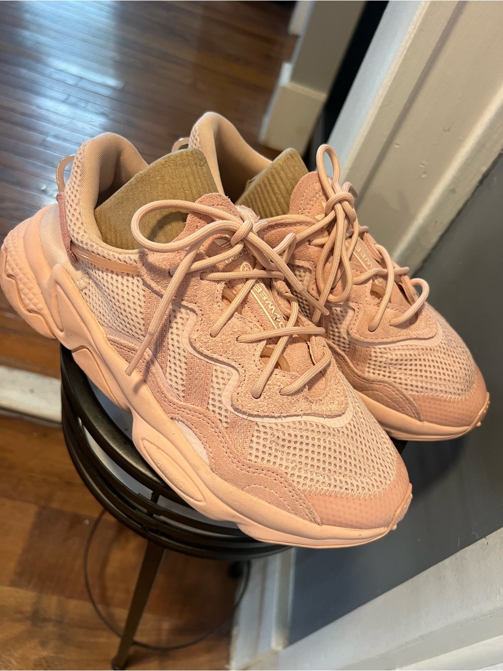 Adidas Ozweego Sneakers Shoes Women's Vapor Pink Size 7.5 They were used once.